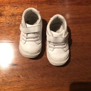 Size 4 Stride Rite tennis shoes